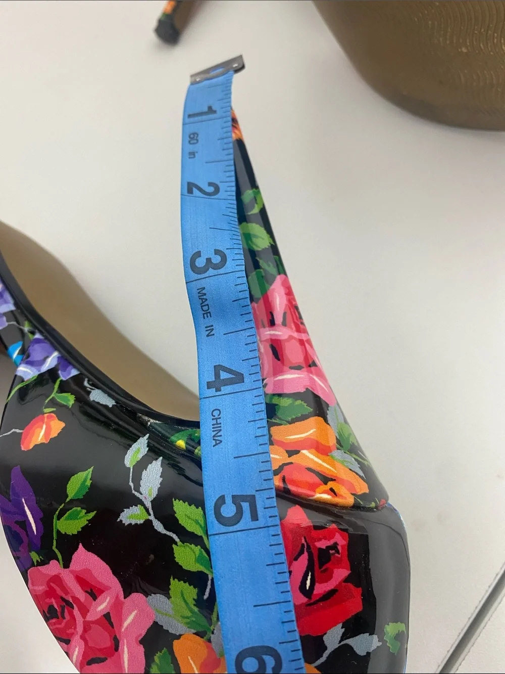 Betsey Johnson Black Patent Floral Pointed-Toe Bow Heels Size 8.5